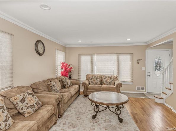 597 Seminole Road, Franklin Square NY 11010