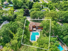 318 Sheep Pasture Road, East Setauket NY 11733