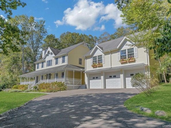 7/8 Douglas Drive, South Salem NY 10590