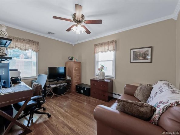 42 Tottenham Place, New Hyde Park NY 11040
