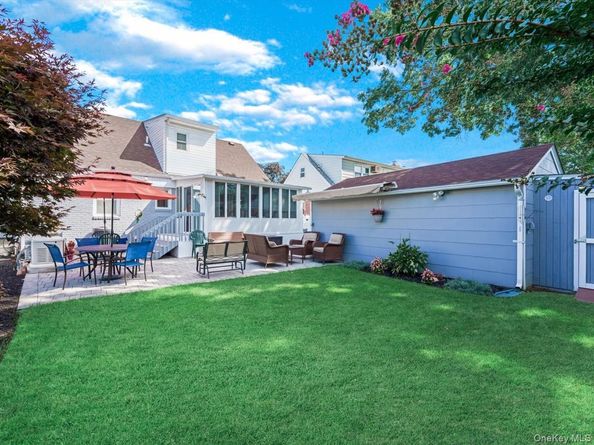 42 Tottenham Place, New Hyde Park NY 11040