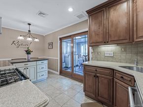 42 Tottenham Place, New Hyde Park NY 11040