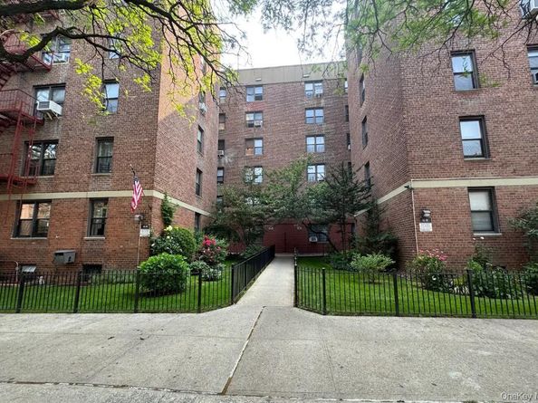 65-39 108 Street E6, Forest Hills NY 11375