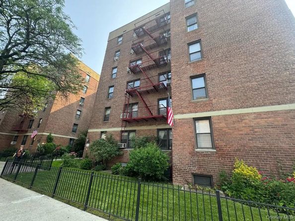 65-39 108 Street E6, Forest Hills NY 11375