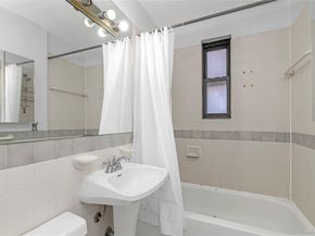 150-11 72nd Road 6E, Flushing NY 11367