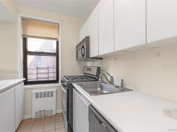 150-11 72nd Road 6E, Flushing NY 11367