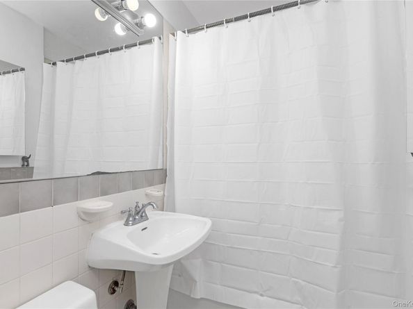 150-11 72nd Road 6E, Flushing NY 11367