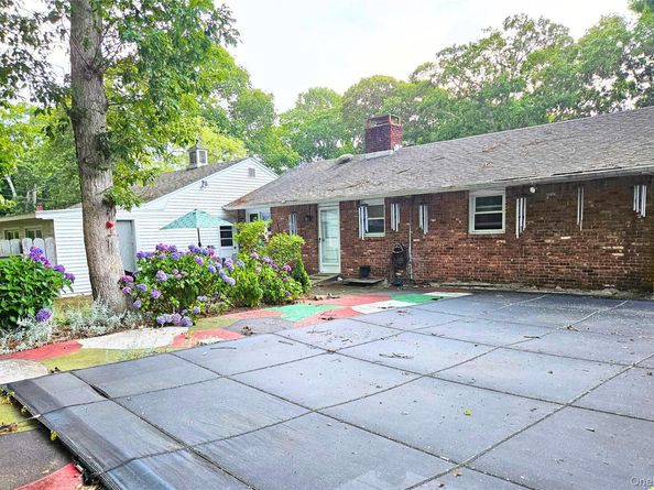 5 Leland Drive, Westhampton NY 11977