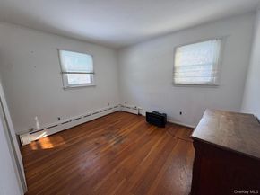 5 Leland Drive, Westhampton NY 11977