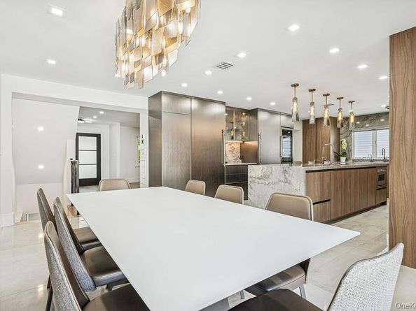 992 Dartmouth Lane, Woodmere NY 11598