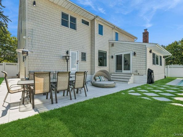 992 Dartmouth Lane, Woodmere NY 11598