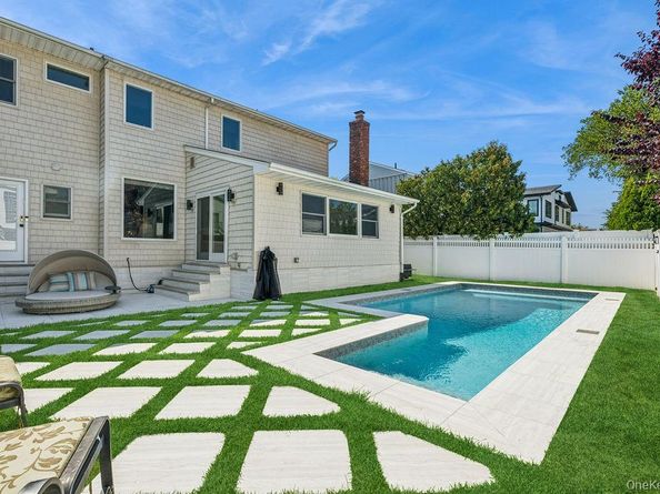 992 Dartmouth Lane, Woodmere NY 11598