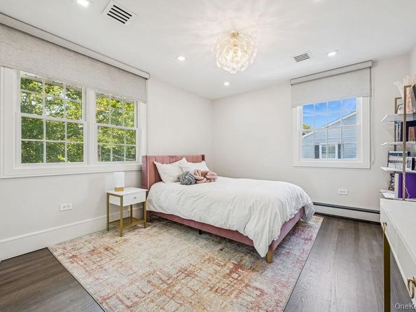992 Dartmouth Lane, Woodmere NY 11598