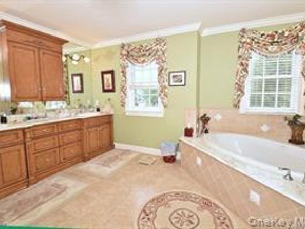 262 Altessa Boulevard 262, Melville NY 11747