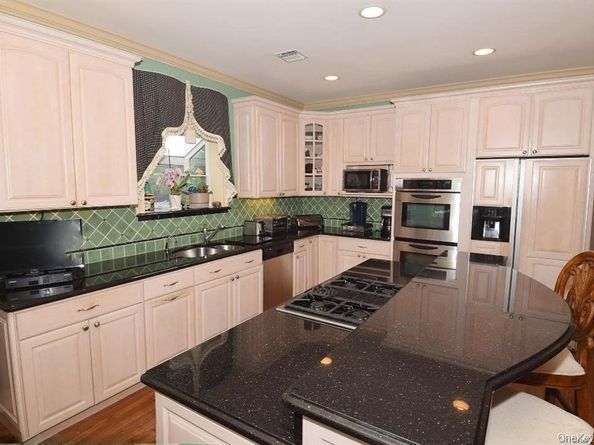 262 Altessa Boulevard 262, Melville NY 11747