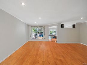 8 Crescent Circle, Holbrook NY 11741