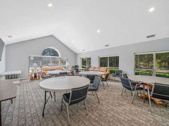 8 Crescent Circle, Holbrook NY 11741