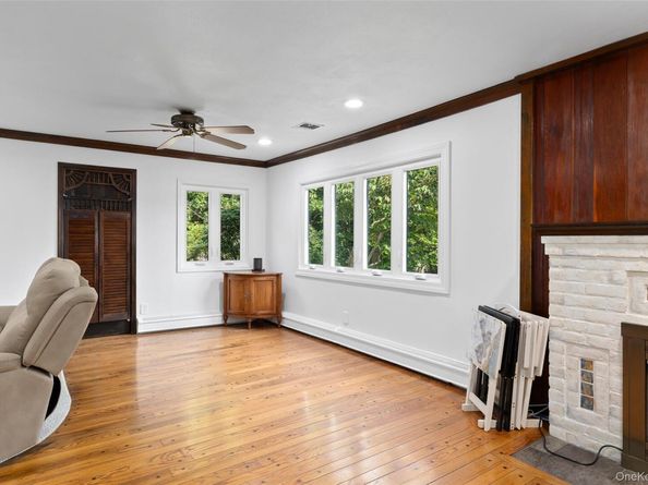 661 Bay 6th Street, West Islip NY 11795
