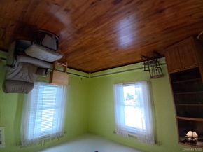 78 E Seacrest Avenue, Lindenhurst NY 11757