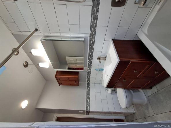 78 E Seacrest Avenue, Lindenhurst NY 11757