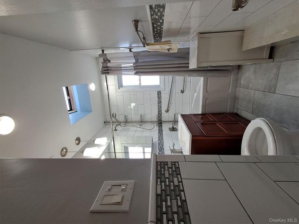 78 E Seacrest Avenue, Lindenhurst NY 11757