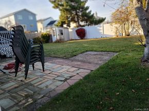 78 E Seacrest Avenue, Lindenhurst NY 11757