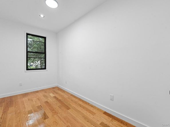 390 Essex Street, Brooklyn NY 11208