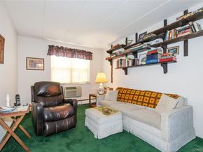 10 Ipswich Avenue Apt. 3I, Great Neck NY 11021