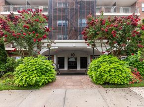 10 Ipswich Avenue Apt. 3I, Great Neck NY 11021