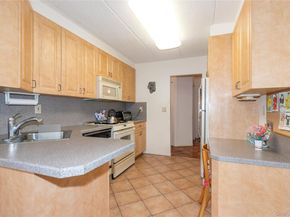 10 Ipswich Avenue Apt. 3I, Great Neck NY 11021