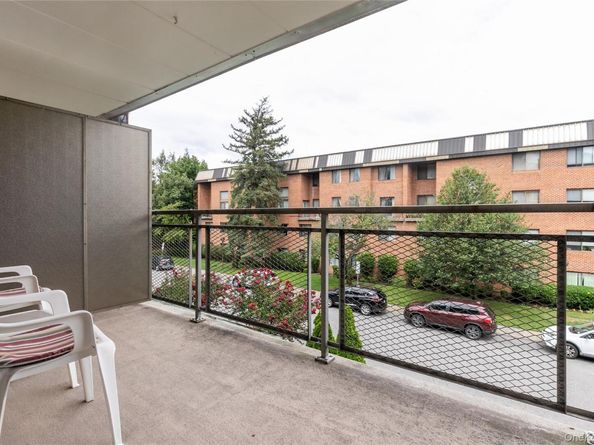 10 Ipswich Avenue Apt. 3I, Great Neck NY 11021