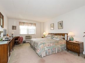 10 Ipswich Avenue Apt. 3I, Great Neck NY 11021