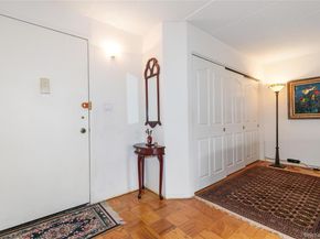 10 Ipswich Avenue Apt. 3I, Great Neck NY 11021