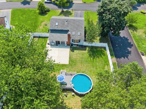 1 Wendy Lane, East Northport NY 11731