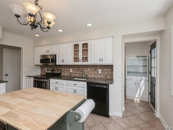 1 Wendy Lane, East Northport NY 11731