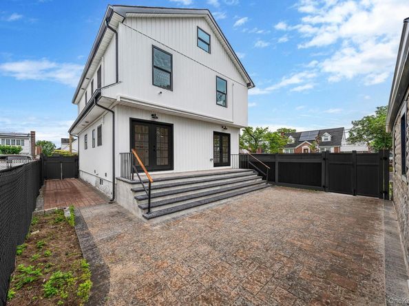 87 Sobro Avenue, Valley Stream NY 11580
