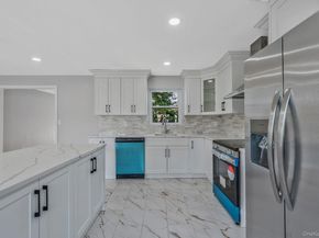 28 W 6th Street, Deer Park NY 11729