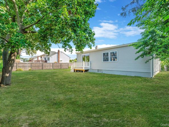 28 W 6th Street, Deer Park NY 11729