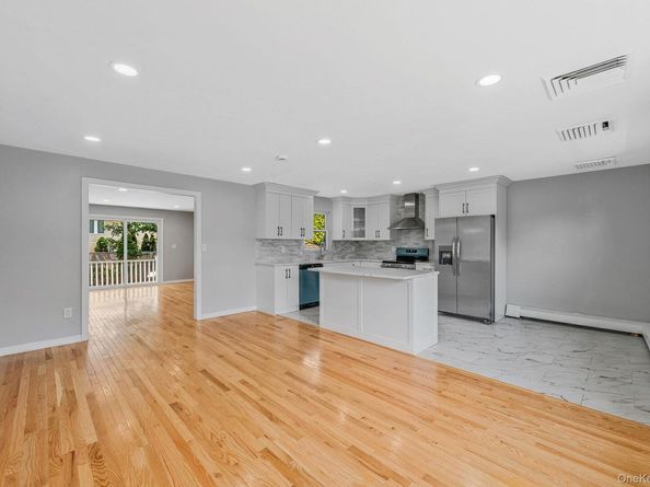 28 W 6th Street, Deer Park NY 11729