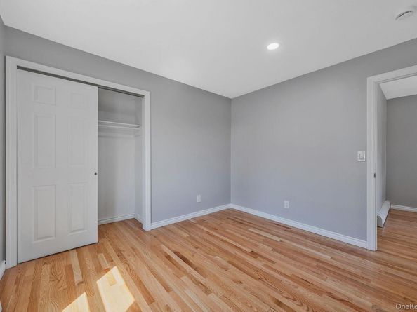 28 W 6th Street, Deer Park NY 11729