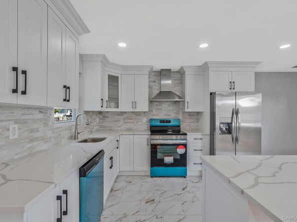28 W 6th Street, Deer Park NY 11729