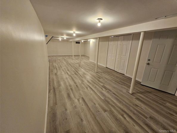 28 W 6th Street, Deer Park NY 11729