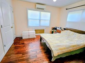 4020 249th St, Little Neck NY 11363