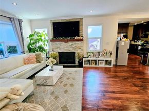 4020 249th St, Little Neck NY 11363