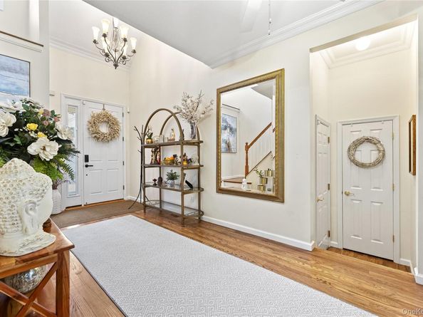 2 Spring Court, Huntington NY 11743