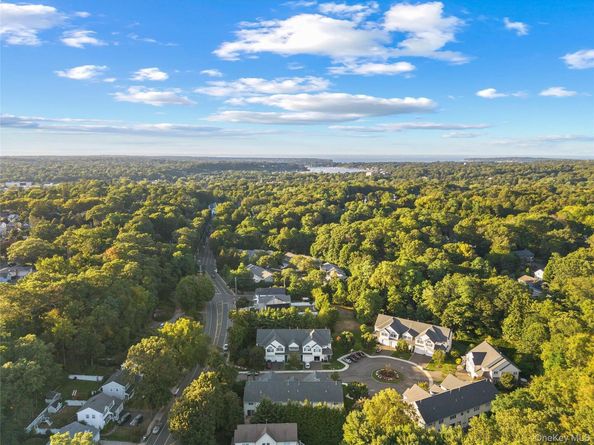 2 Spring Court, Huntington NY 11743