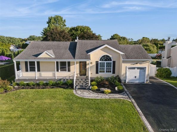 45 Meadow Court, Manorville NY 11949
