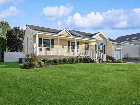 45 Meadow Court, Manorville NY 11949