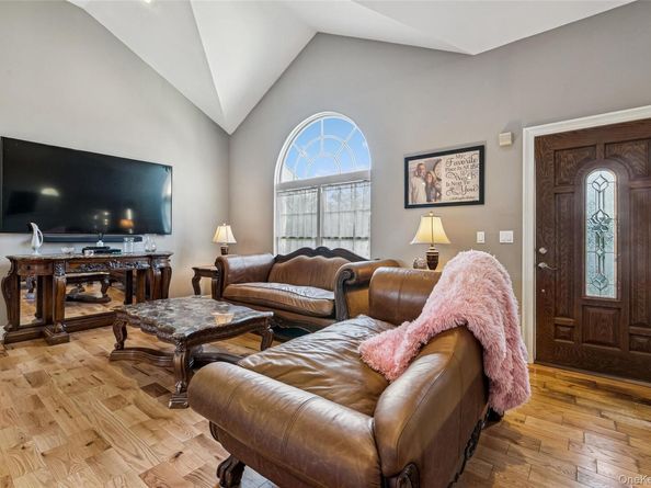 45 Meadow Court, Manorville NY 11949