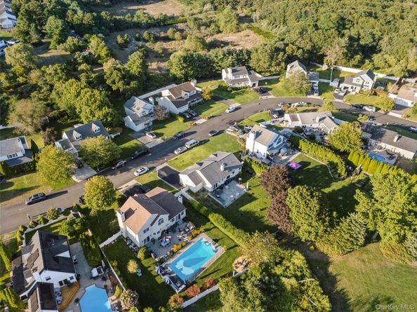 45 Meadow Court, Manorville NY 11949